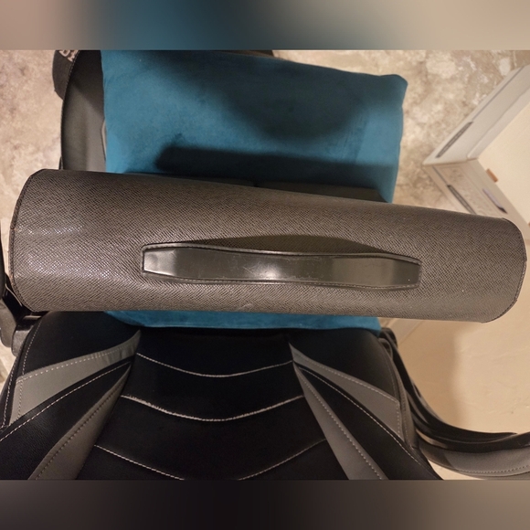 Louis Vuitton Taiga Serviette Tobol Briefcase Black Leather - Picture 6 of 16